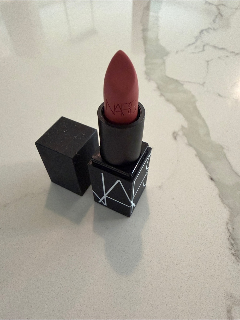 NARS Mini Satin Lipstick in Tolede